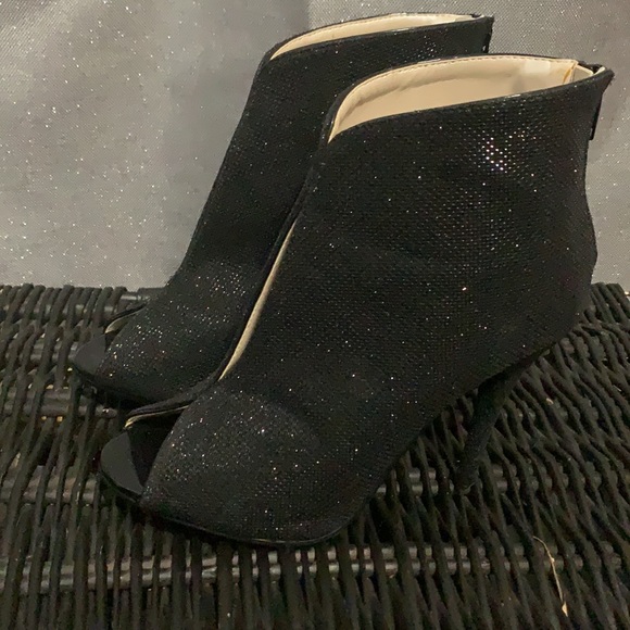 Peep toe  4in booties - Picture 2 of 4